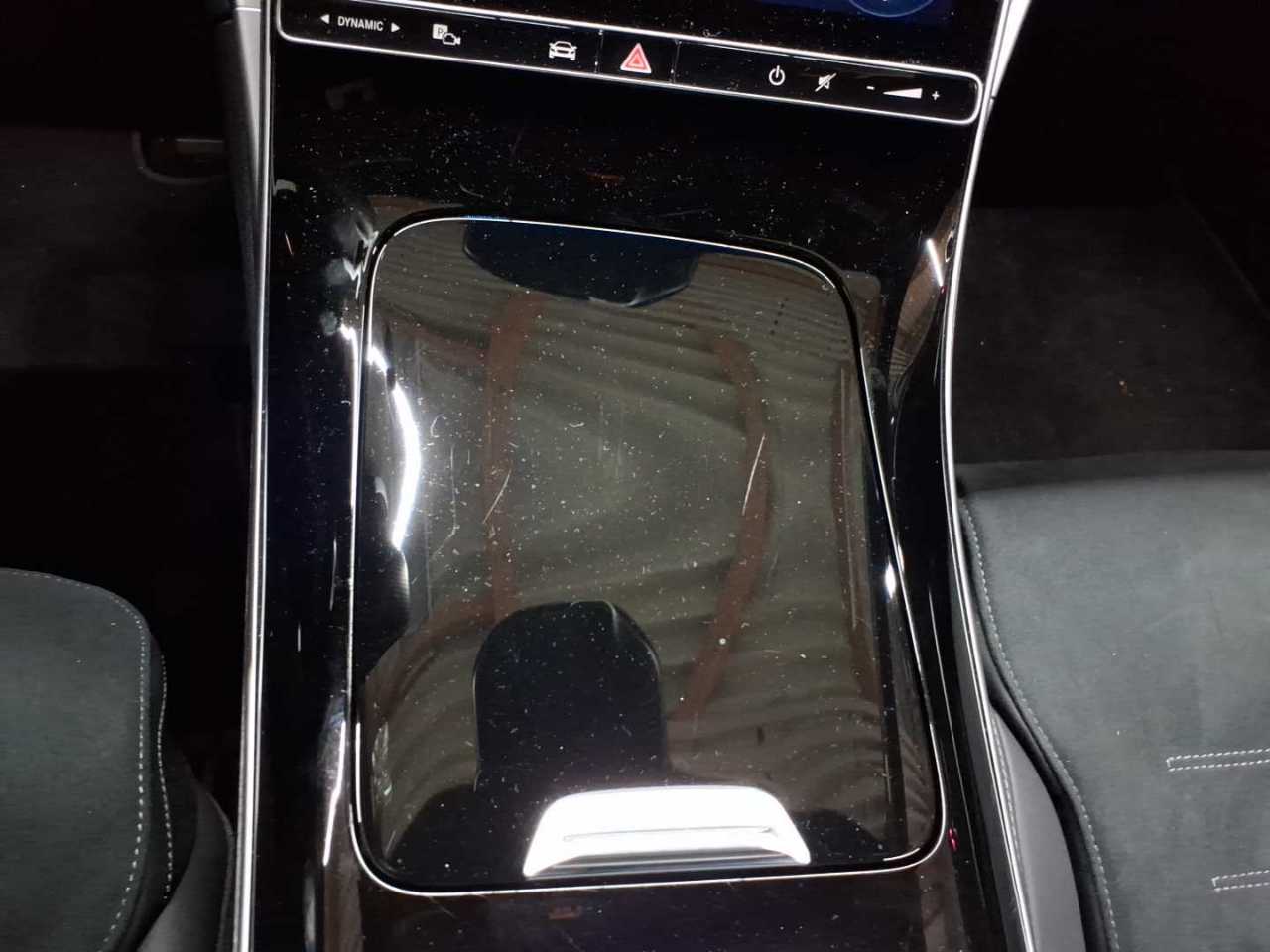 Mercedes-Benz C 300 4Matic 9G-TRONIC AMG Line 10