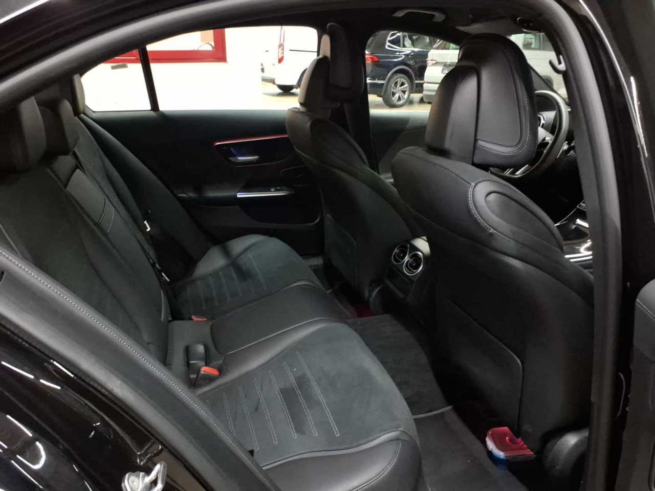 Mercedes-Benz C 300 4Matic 9G-TRONIC AMG Line 14