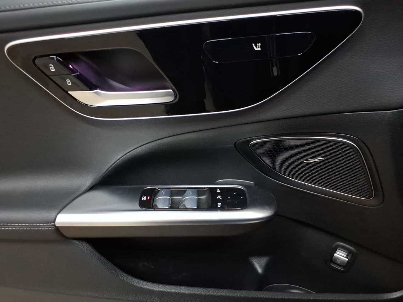 Mercedes-Benz C 300 4Matic 9G-TRONIC AMG Line 18