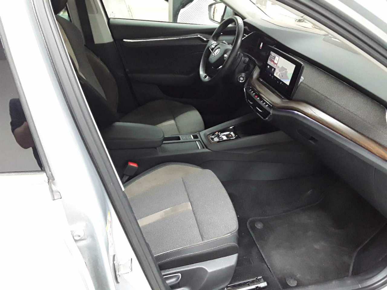 Skoda Octavia Combi 2.0 TDI DSG 4x4 Scout 8
