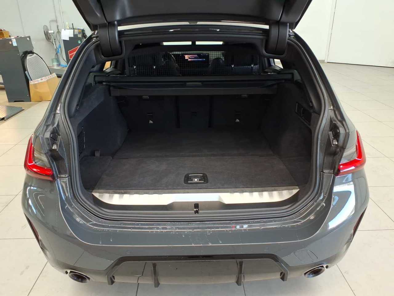 BMW 330e Touring Aut. 15