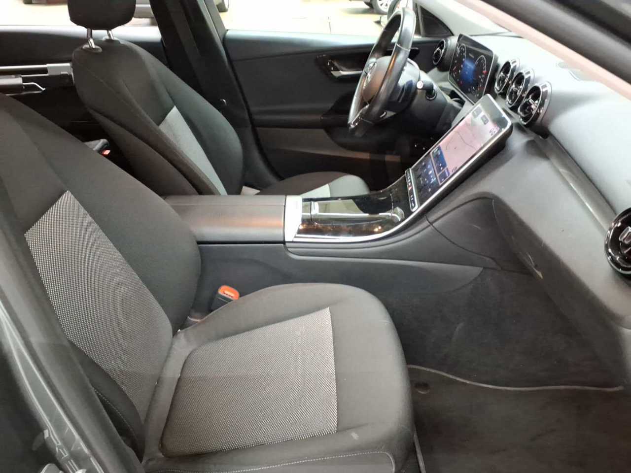 Mercedes-Benz C 300 e T 9G-TRONIC 8