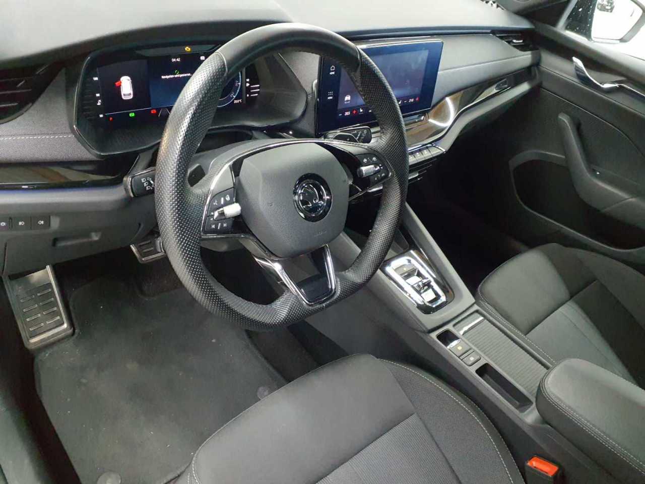 Skoda Octavia Combi 2.0 TDI DSG Sportline 9