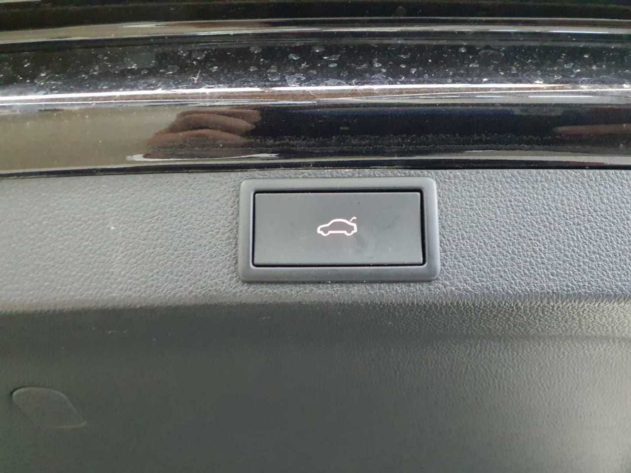 Skoda Octavia Combi 2.0 TDI DSG Sportline 18