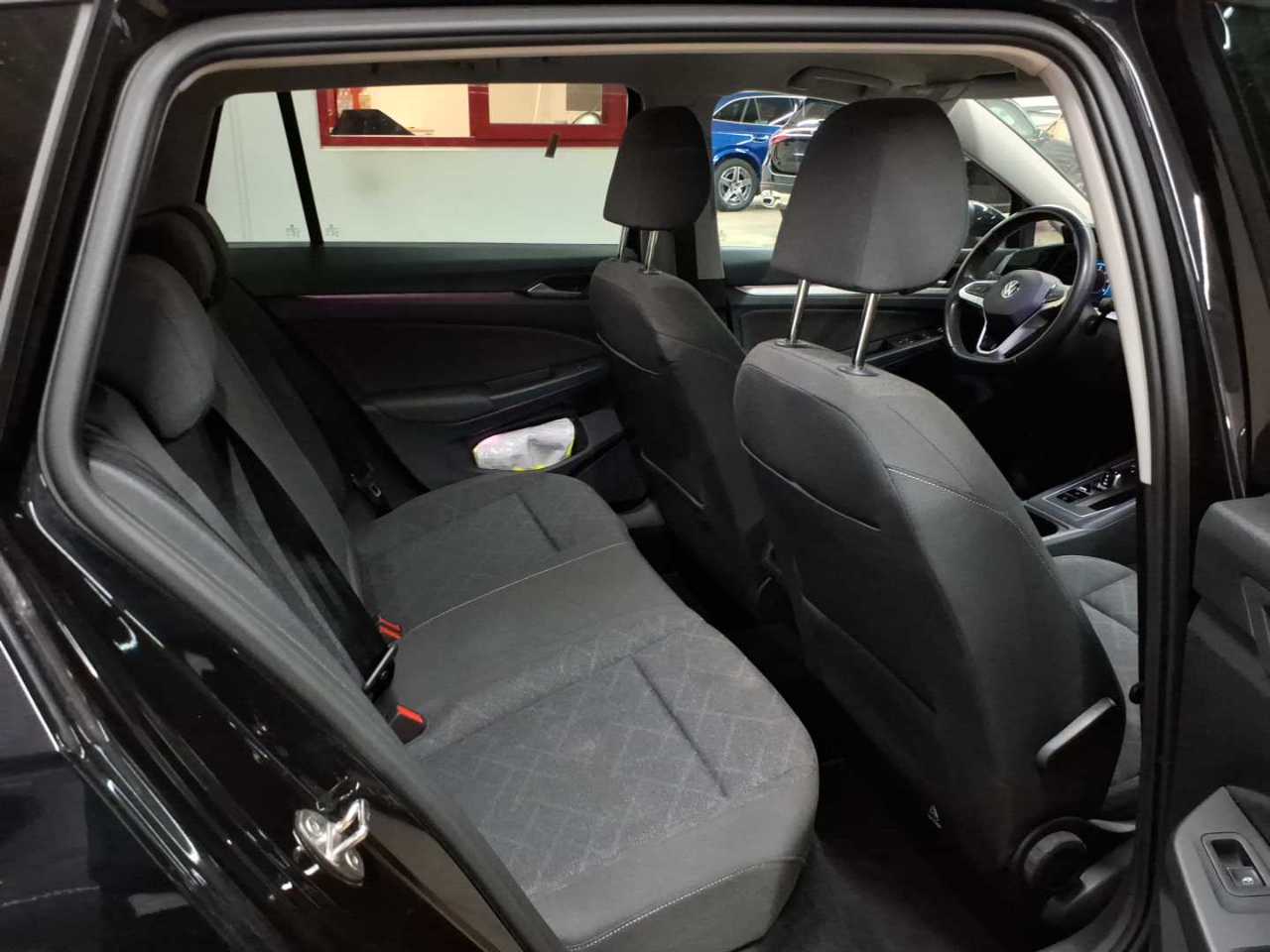 Volkswagen Golf Variant 2.0 TDI SCR DSG Life 14