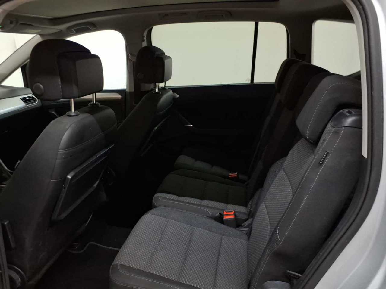 Volkswagen Touran 2.0 TDI SCR Comfortline 13