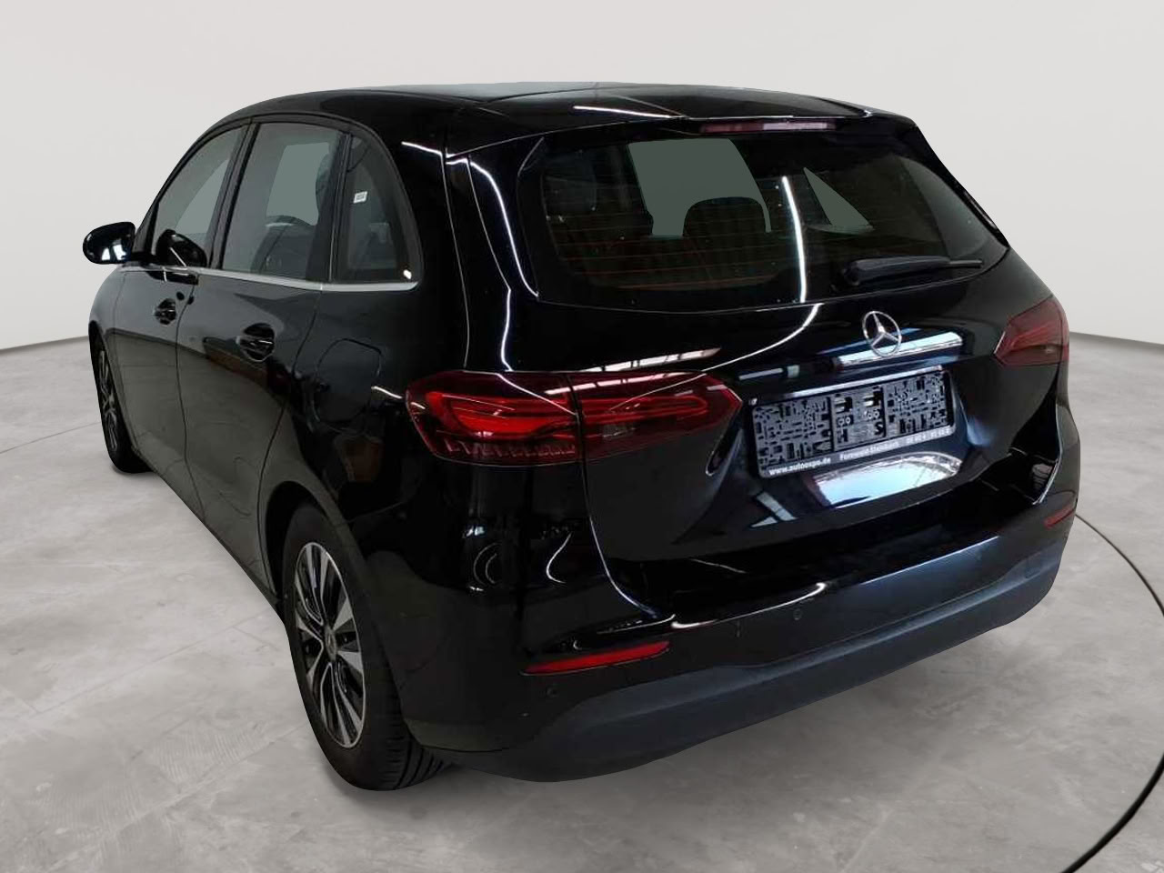 Mercedes-Benz B 180 7G-DCT Entry 5