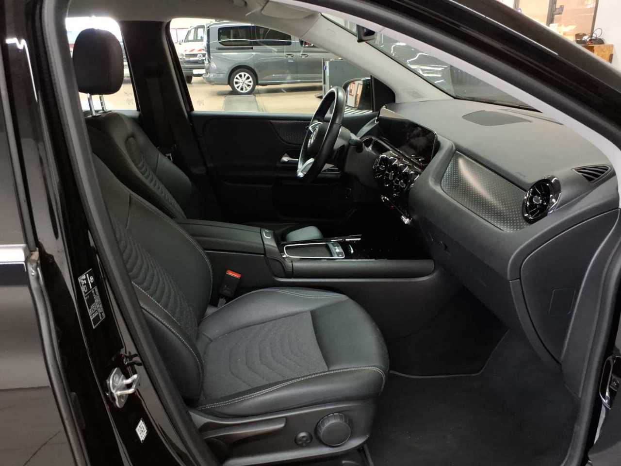 Mercedes-Benz B 180 7G-DCT Entry 8