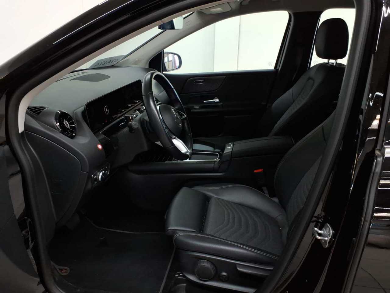 Mercedes-Benz B 180 7G-DCT Entry 7