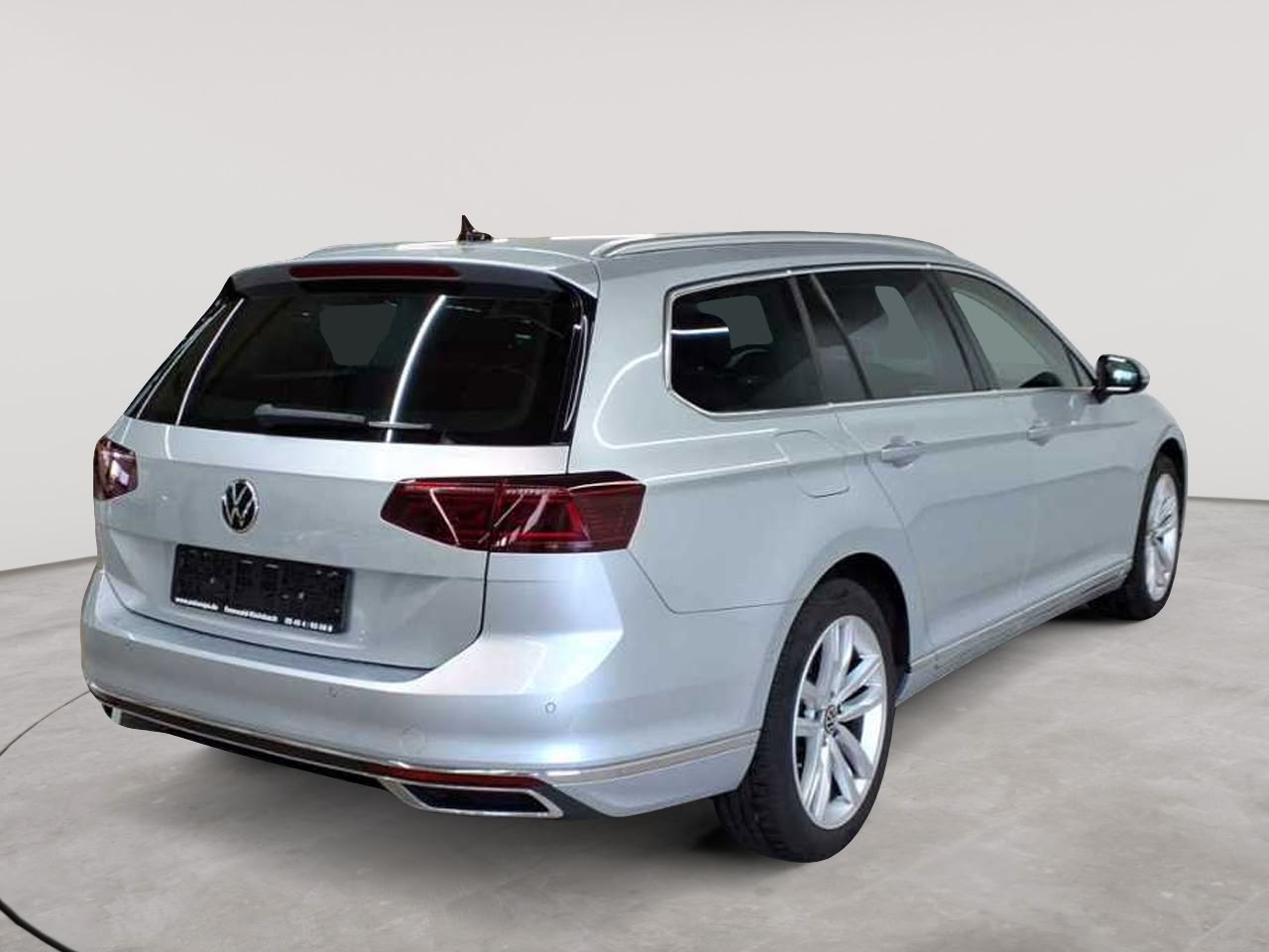 Volkswagen Passat Variant 2.0 TDI SCR DSG Elegance 4