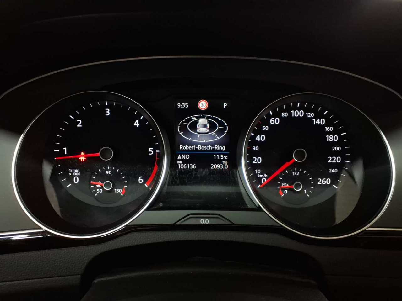 Volkswagen Passat Variant 2.0 TDI SCR DSG Elegance 11