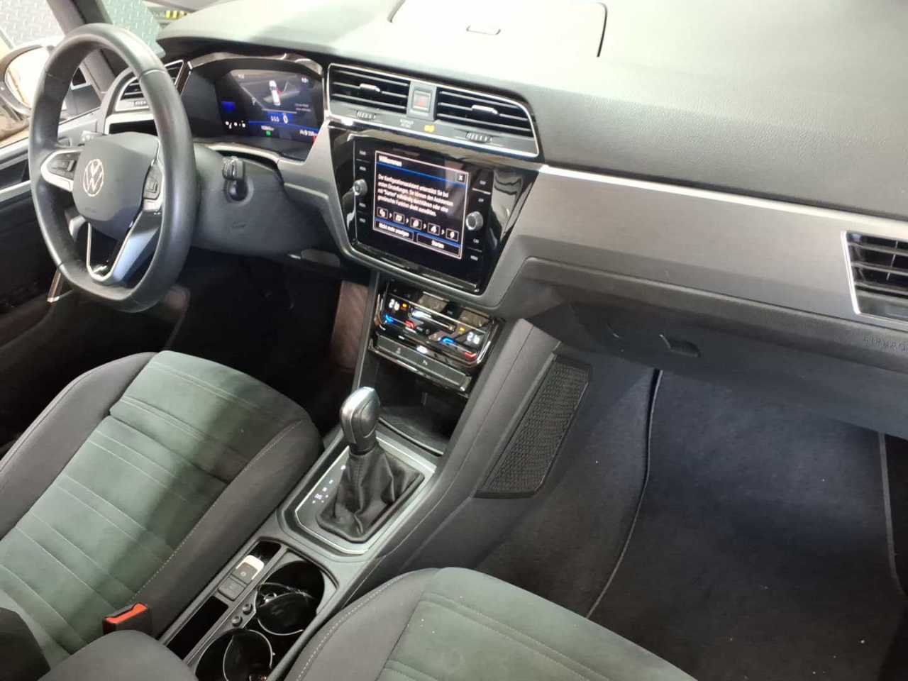 Volkswagen Touran 2.0 TDI SCR DSG Comfortline 9