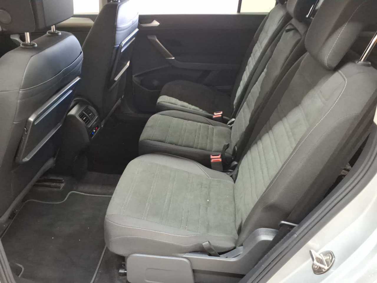 Volkswagen Touran 2.0 TDI SCR DSG Comfortline 13