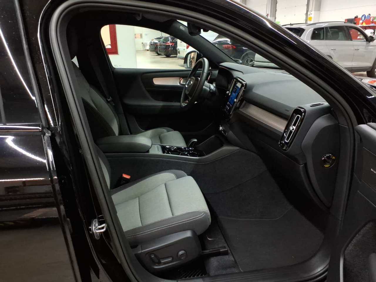 Volvo XC40 B3 B DKG Core 8