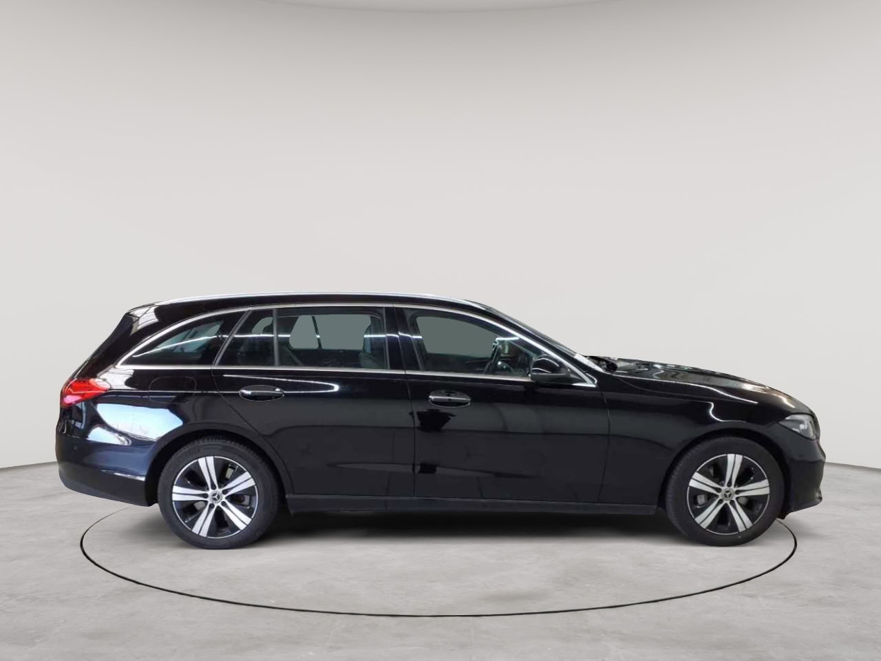 Mercedes-Benz C 300 e T 9G-TRONIC Avantgarde 3