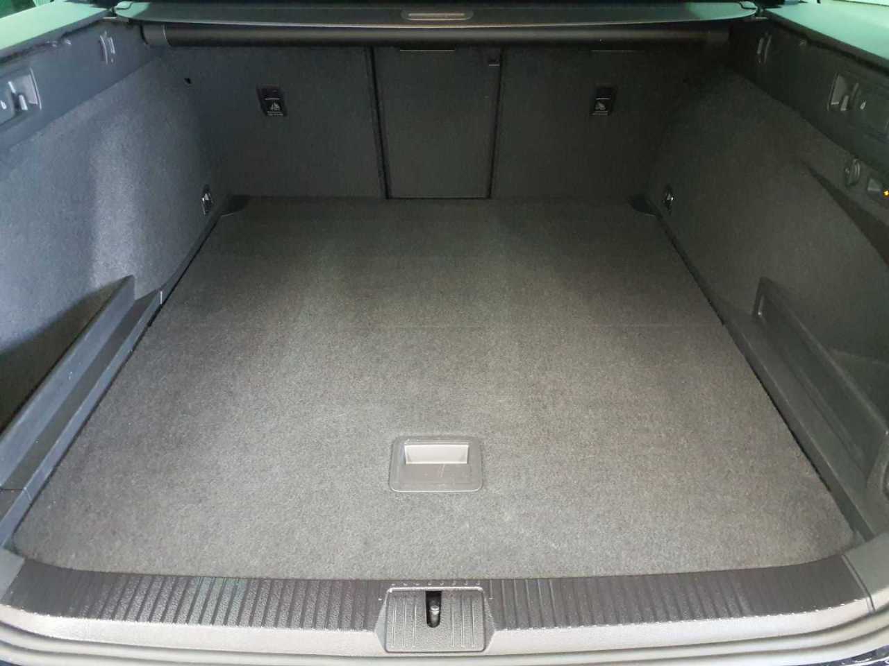 Volkswagen Passat Variant 2.0 TDI SCR DSG Business 15