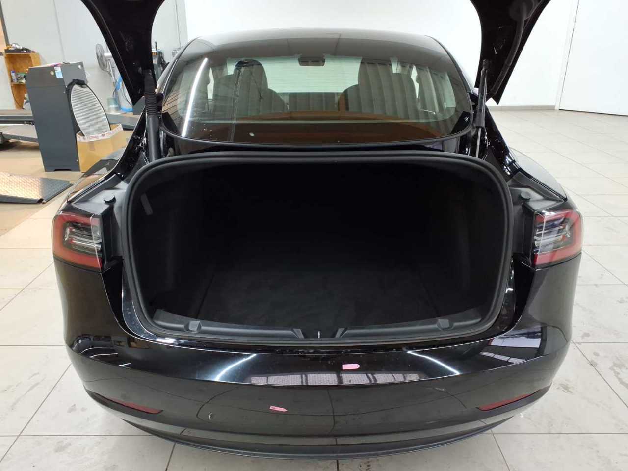Tesla Model 3 Langstreckenbatt. Allradantrieb Dual Motor 15