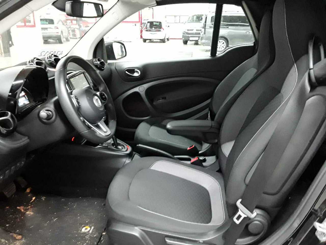 smart fortwo cabrio EQ passion 7