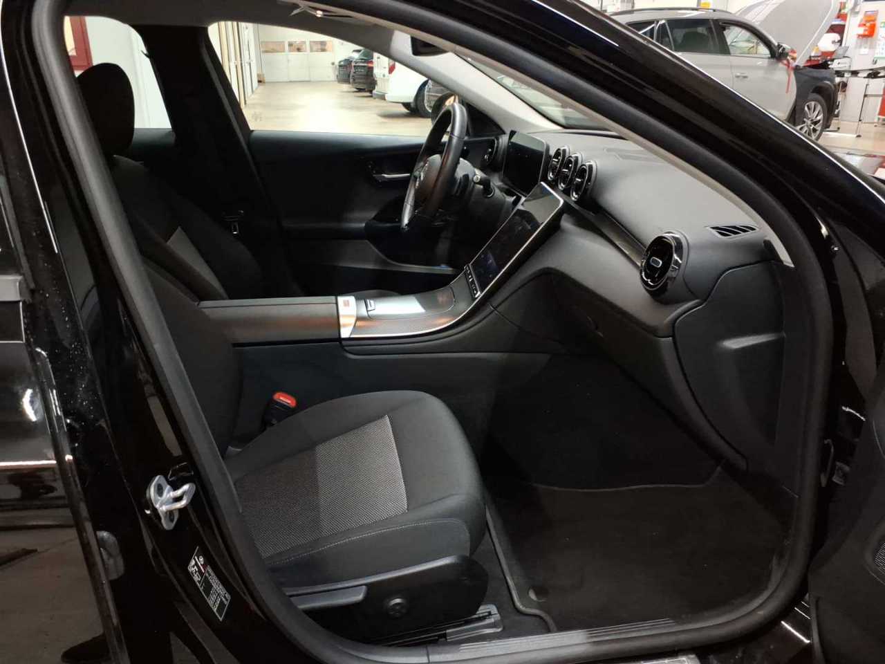 Mercedes-Benz C 180 T 9G-TRONIC 8