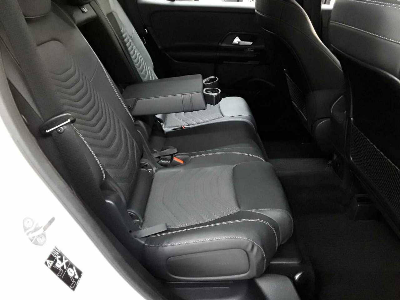Mercedes-Benz GLB 200 4Matic 8G-DCT Style 14