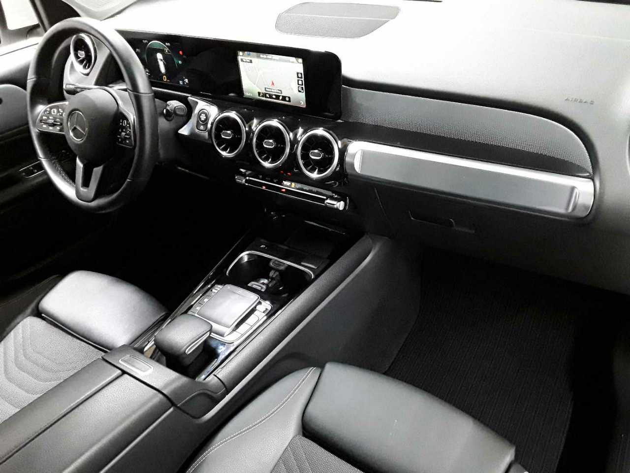Mercedes-Benz GLB 200 4Matic 8G-DCT Style 9