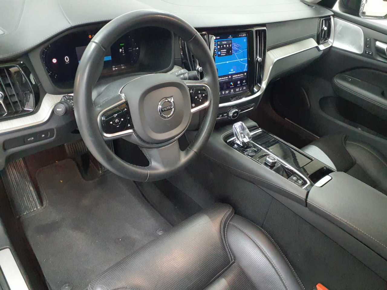 Volvo V60 T8 AWD Recharge Ultimate Dark 9