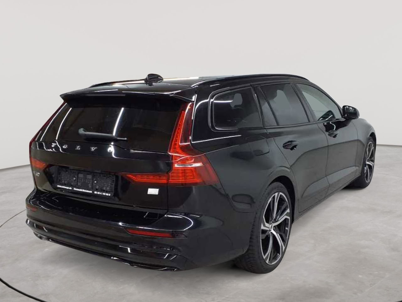 Volvo V60 T8 AWD Recharge Ultimate Dark 4
