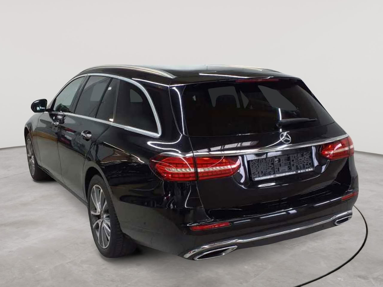 Mercedes-Benz E 300 d 4Matic T 9G-TRONIC Avantgarde 5