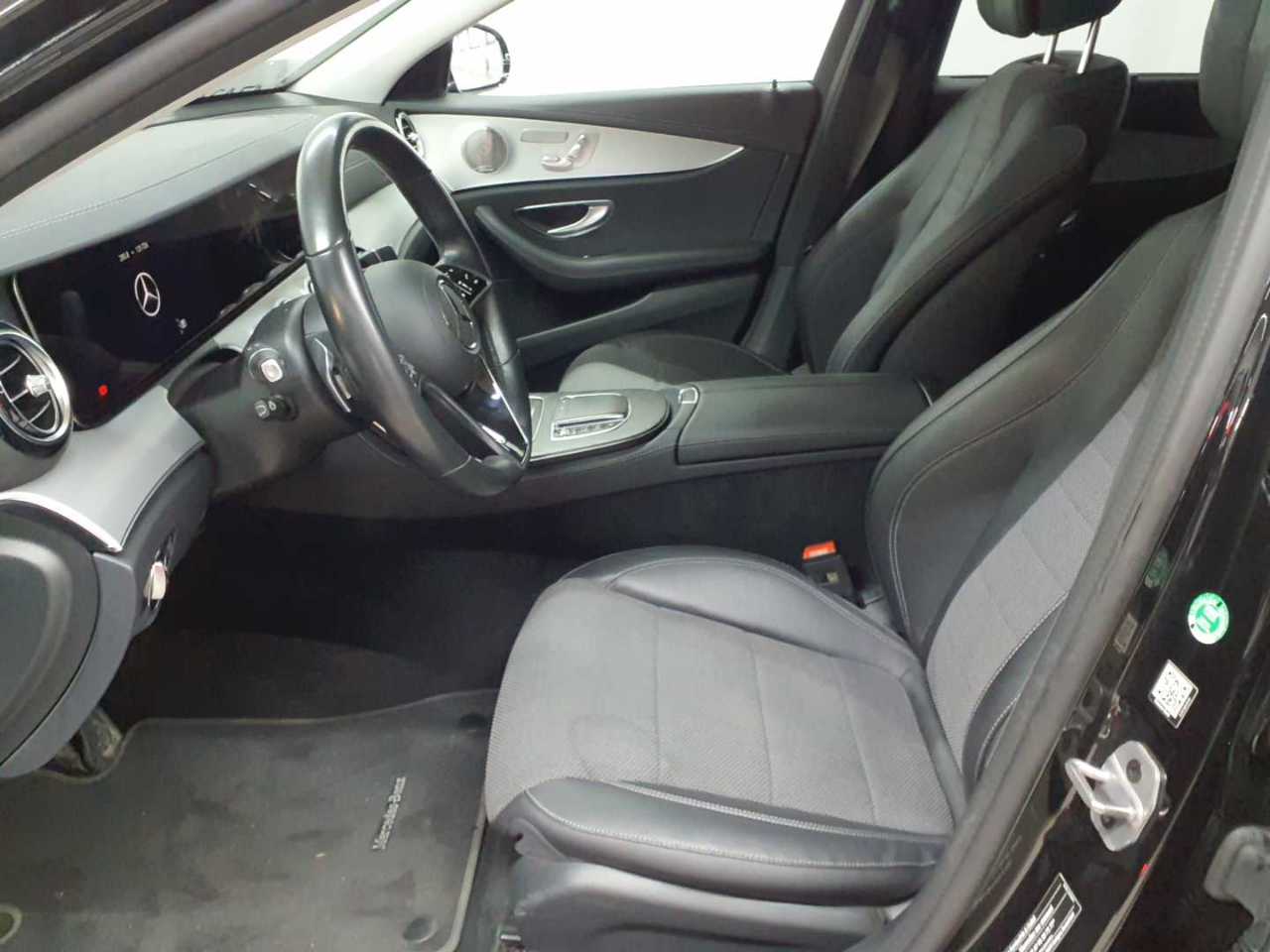 Mercedes-Benz E 300 d 4Matic T 9G-TRONIC Avantgarde 8