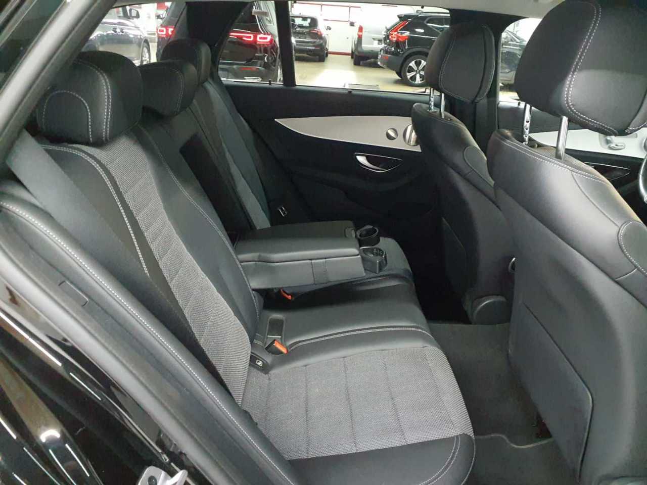 Mercedes-Benz E 300 d 4Matic T 9G-TRONIC Avantgarde 13