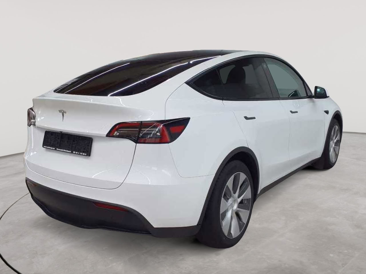 Tesla Model Y RWD 4