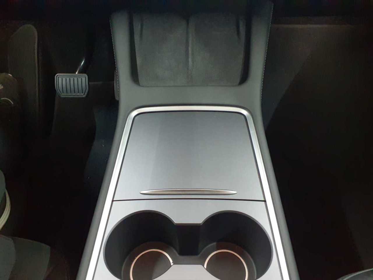 Tesla Model Y RWD 10