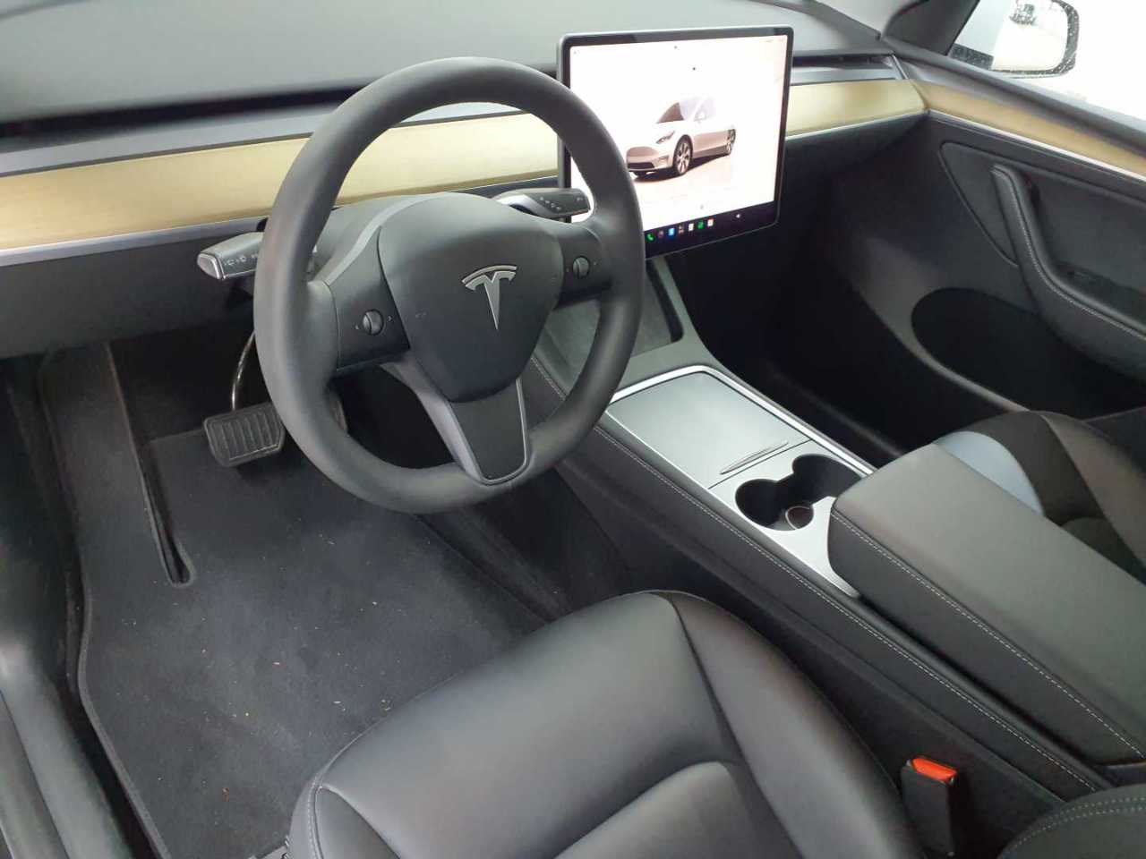 Tesla Model Y RWD 9
