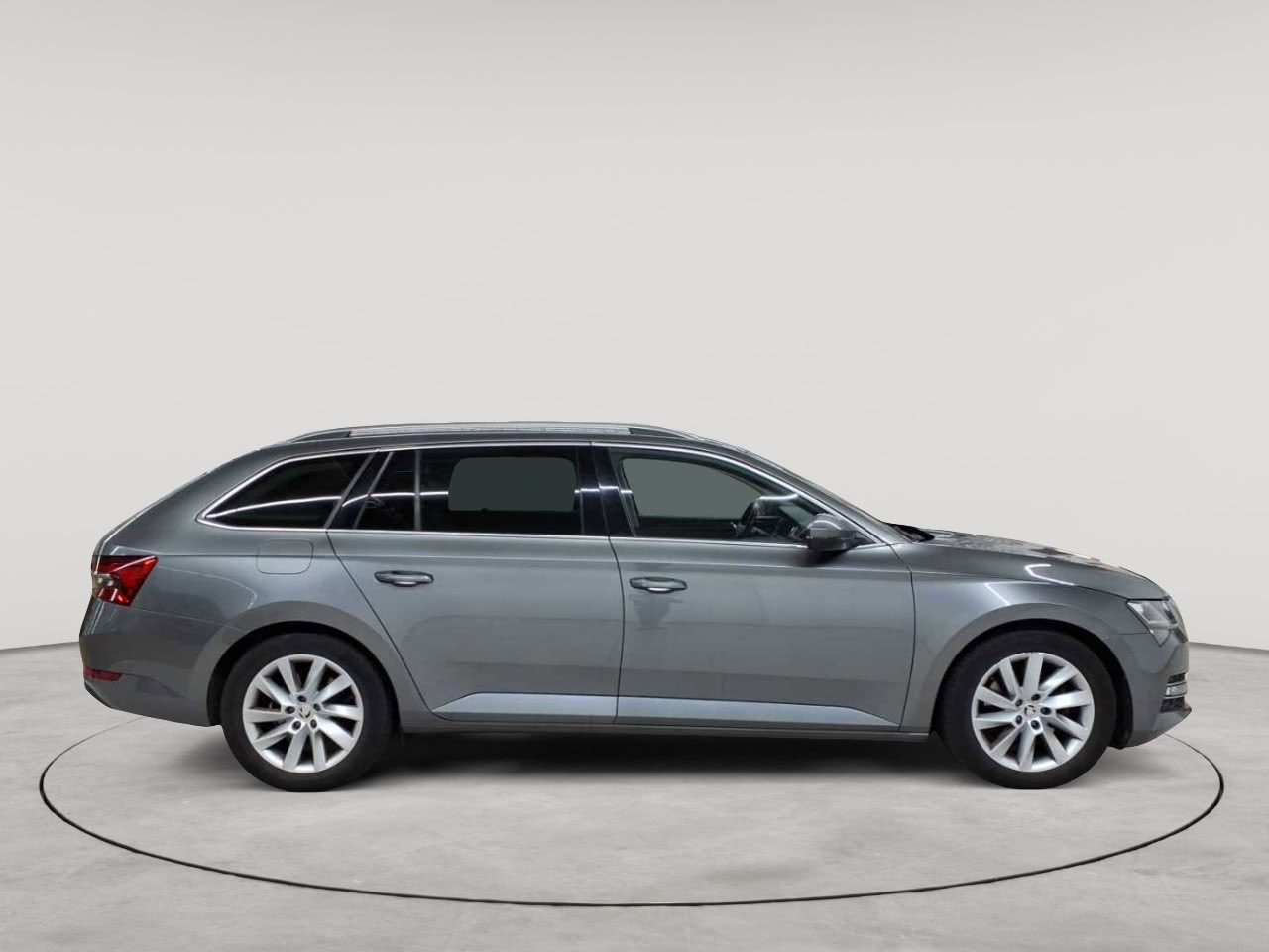 Skoda Superb Combi 2.0 TDI DSG Premium Edition 3