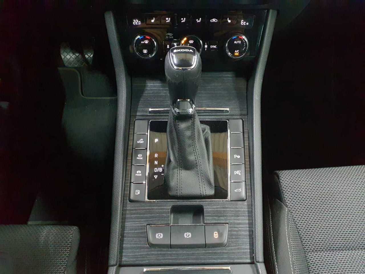 Skoda Superb Combi 1.4 TSI iV DSG Style 10