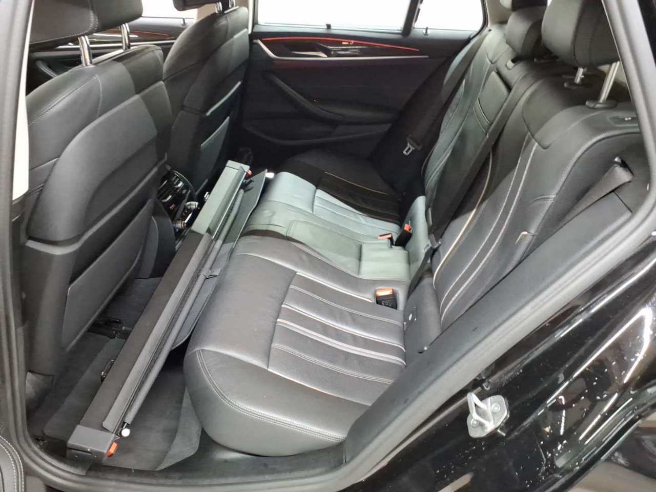 BMW 520d Touring Aut. Luxury Line 13