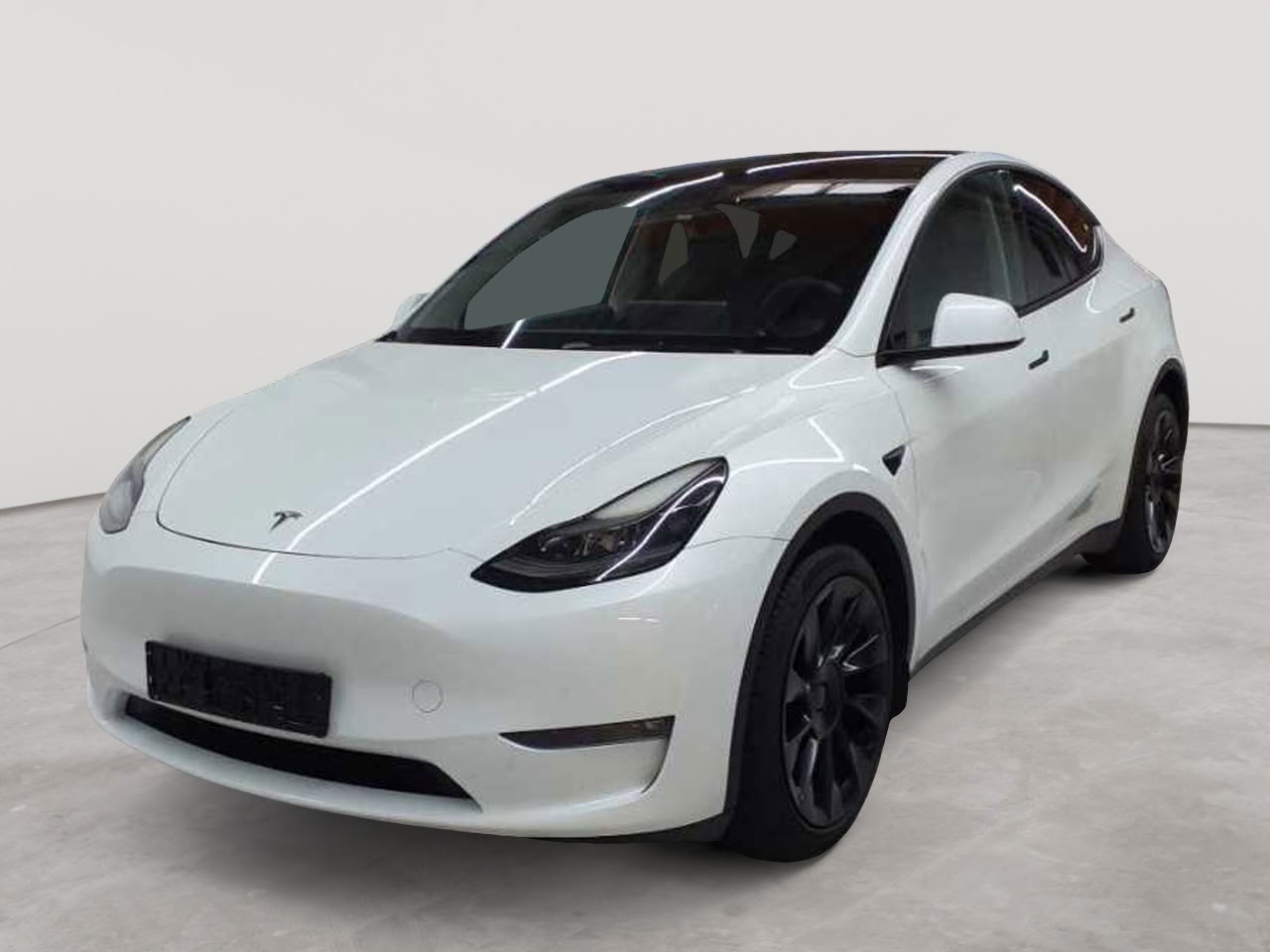 Tesla Model Y Long Range Dual Motor AWD 2