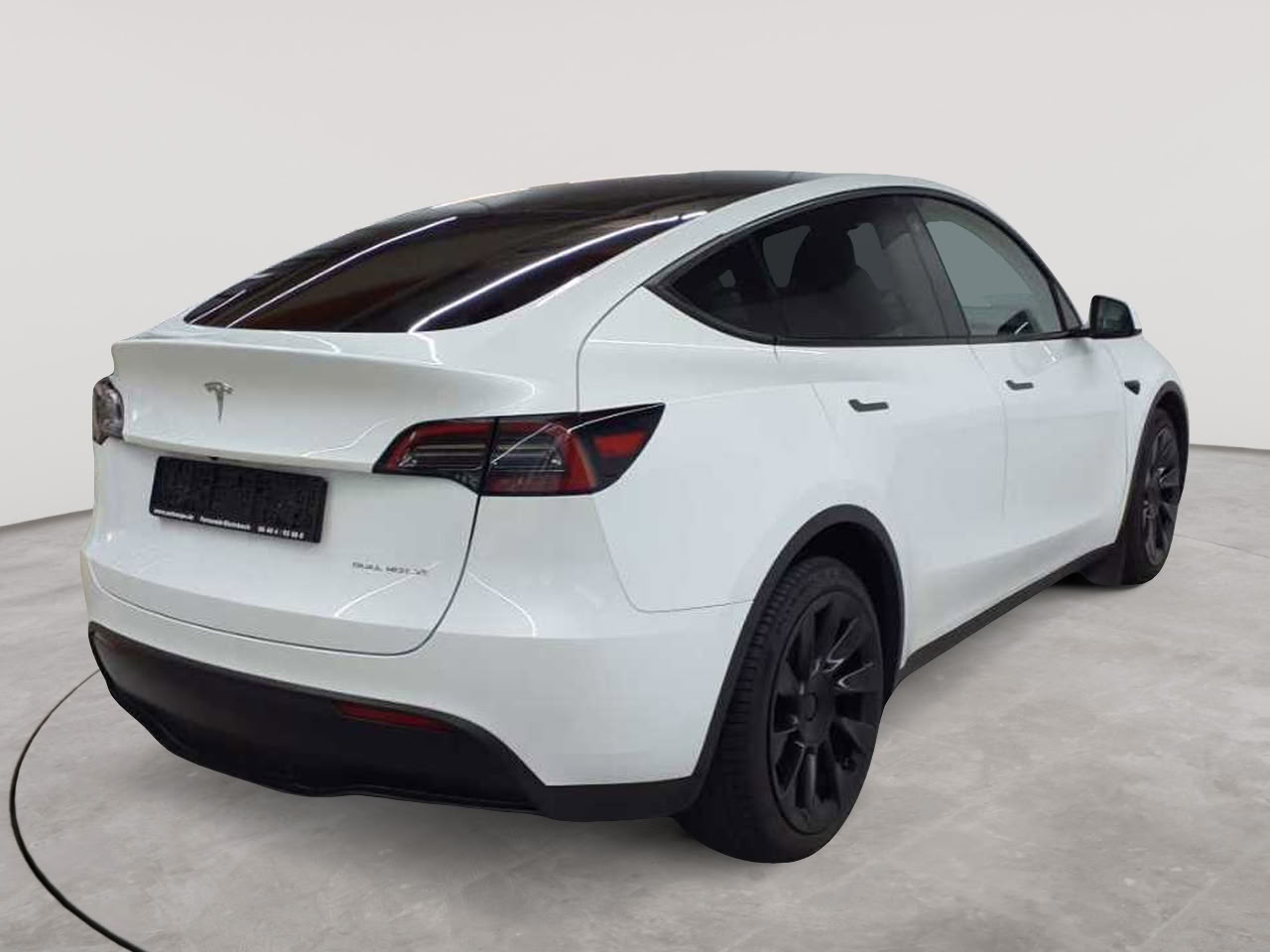 Tesla Model Y Long Range Dual Motor AWD 4
