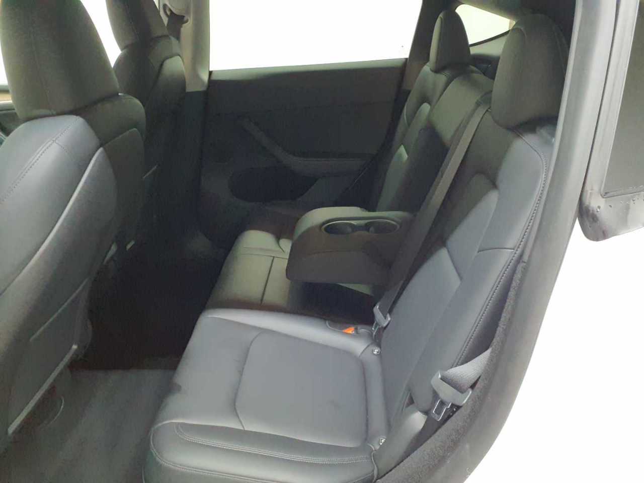 Tesla Model Y Long Range Dual Motor AWD 14