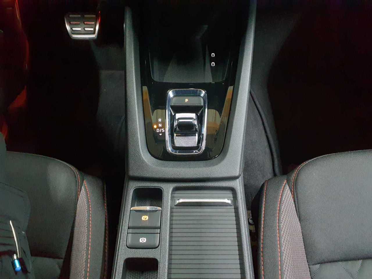 Skoda Octavia Combi 1.4 TSI iV DSG RS 10