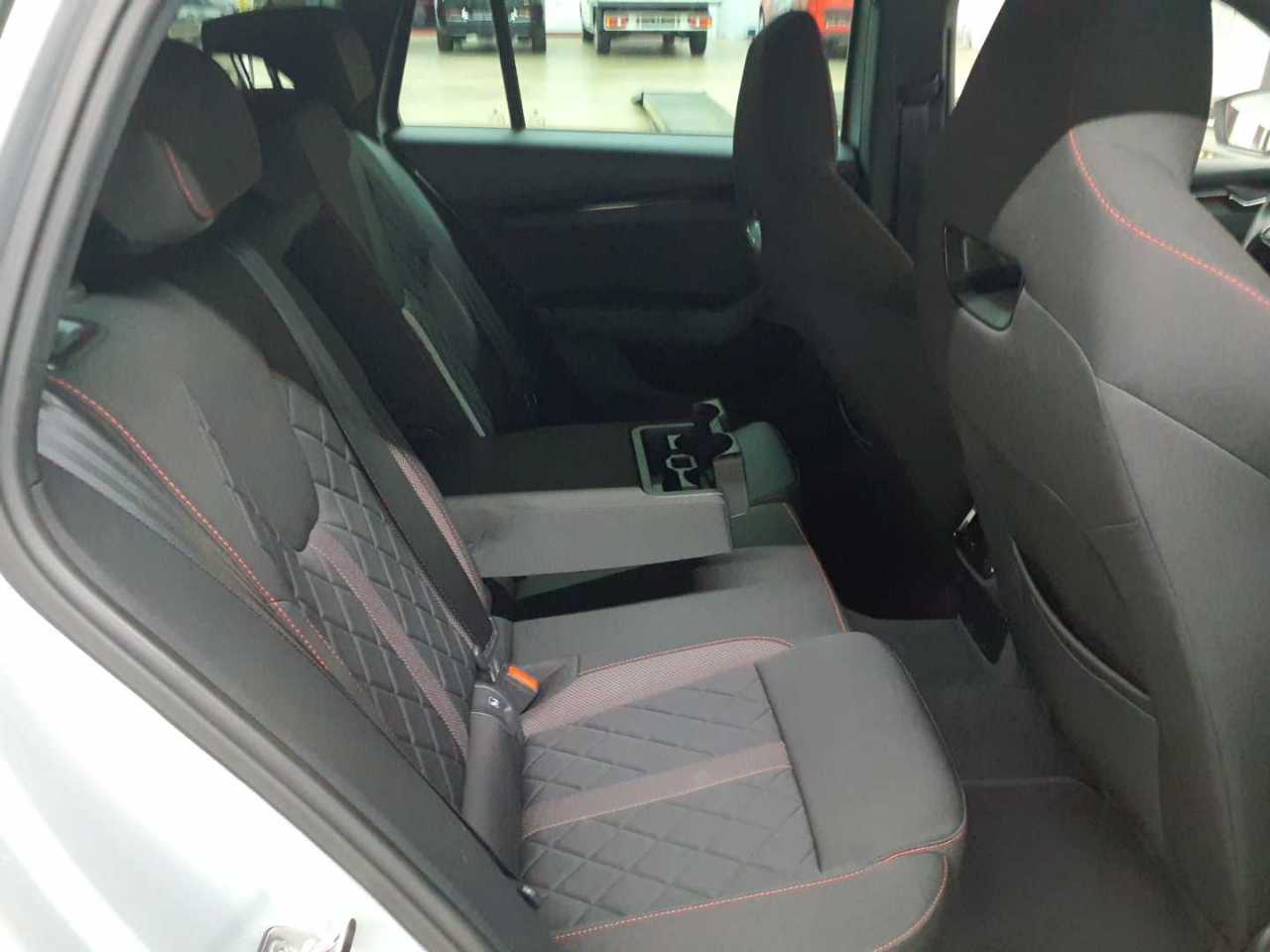 Skoda Octavia Combi 1.4 TSI iV DSG RS 13