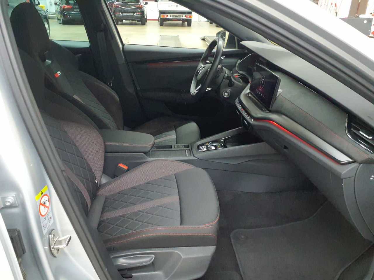 Skoda Octavia Combi 1.4 TSI iV DSG RS 7