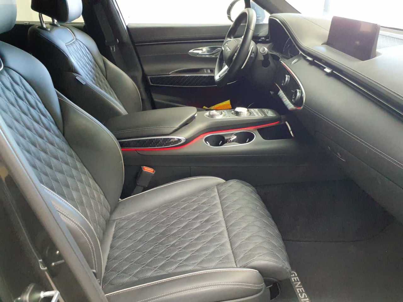 Genesis GV70 2.5T AWD AT8 Sport Line 8