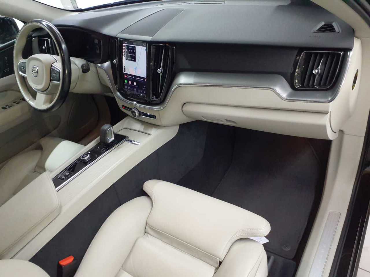 Volvo XC60 B4 D Geartronic Momentum Pro 9
