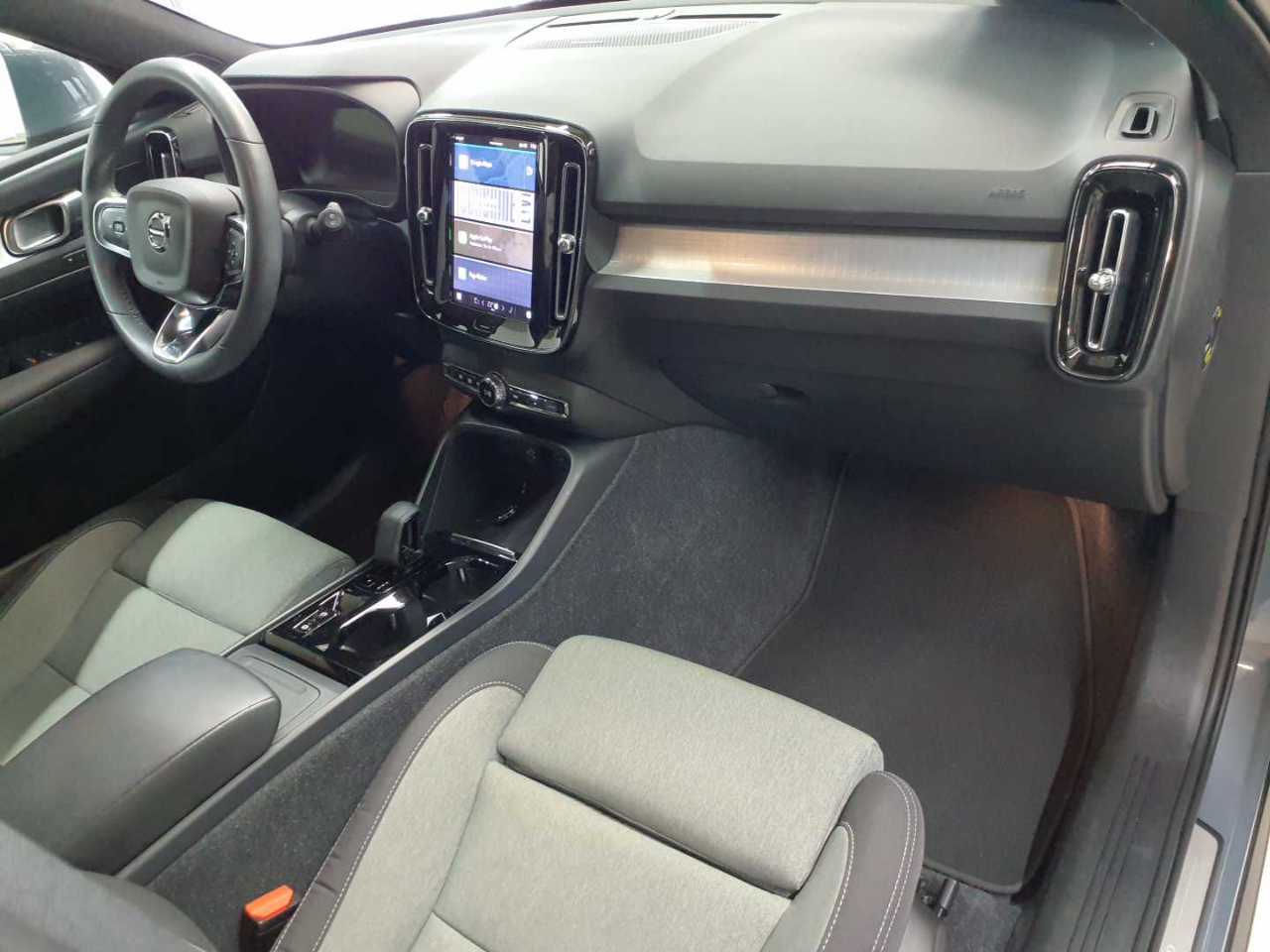 Volvo XC40 B3 B DKG Plus Bright 9