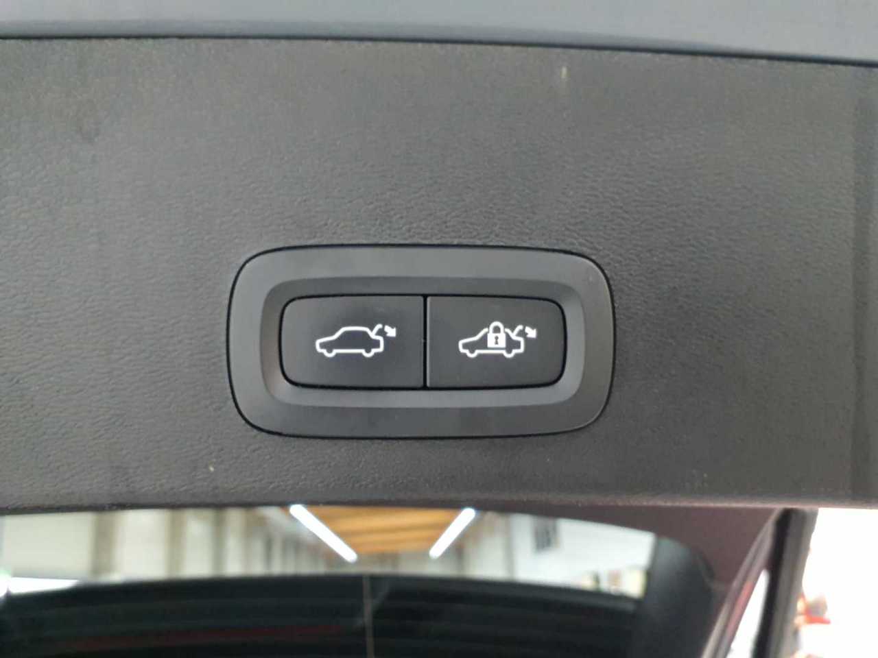 Volvo XC40 B3 B DKG Plus Bright 16