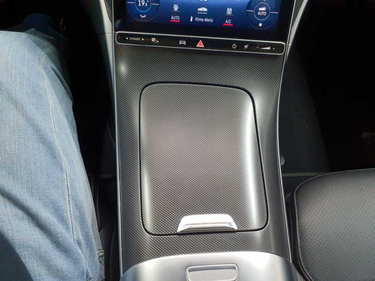 Mercedes-Benz C 200 T 9G-TRONIC AMG Line 10