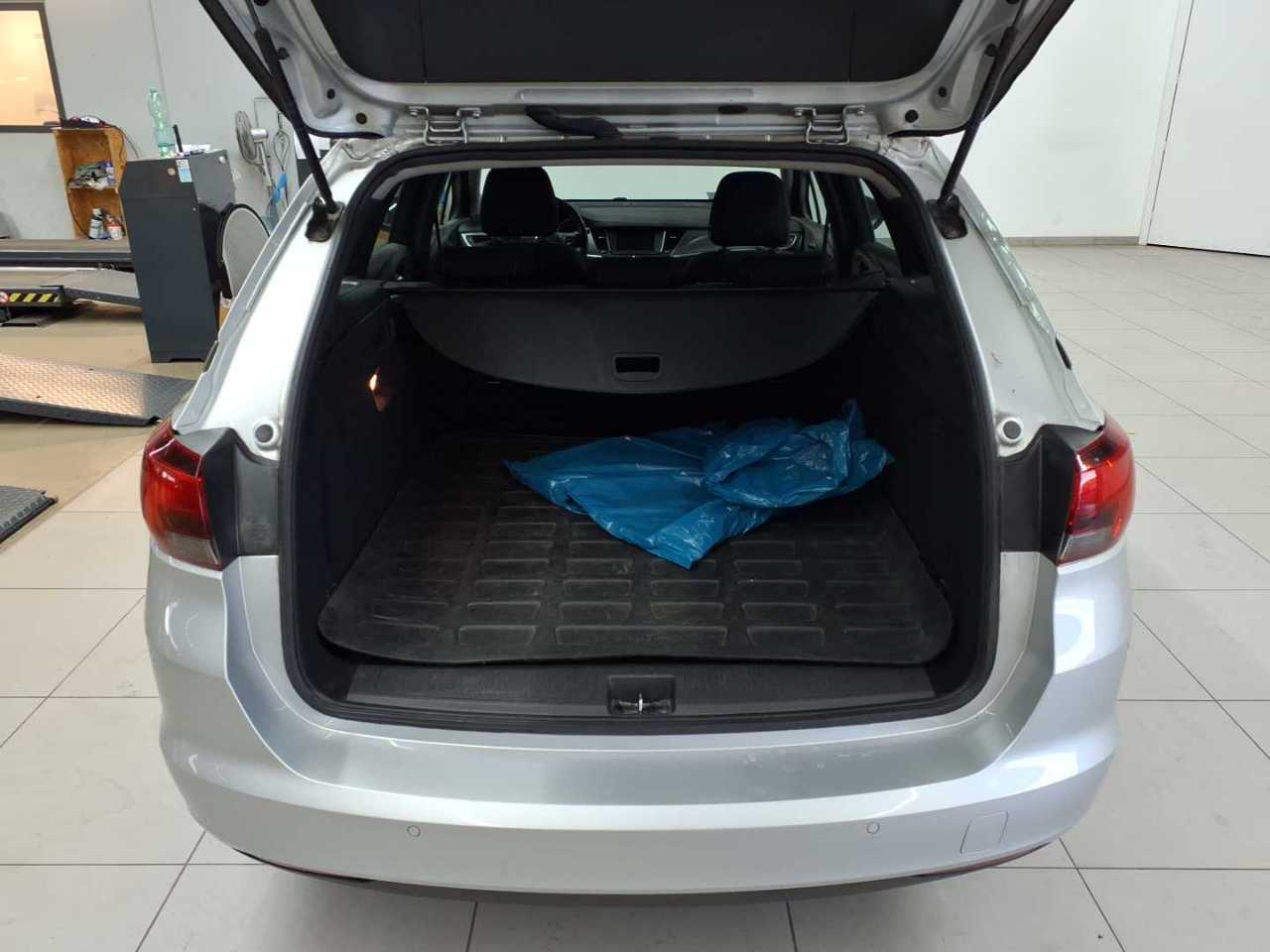 Opel Astra 1.2 Turbo Start/Stop Sports Tourer Edition 16