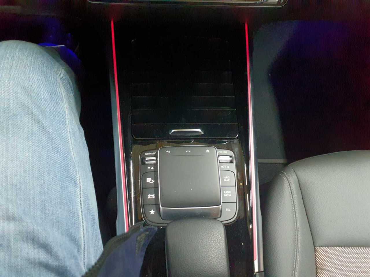Mercedes-Benz EQB 250 Electric Art 10