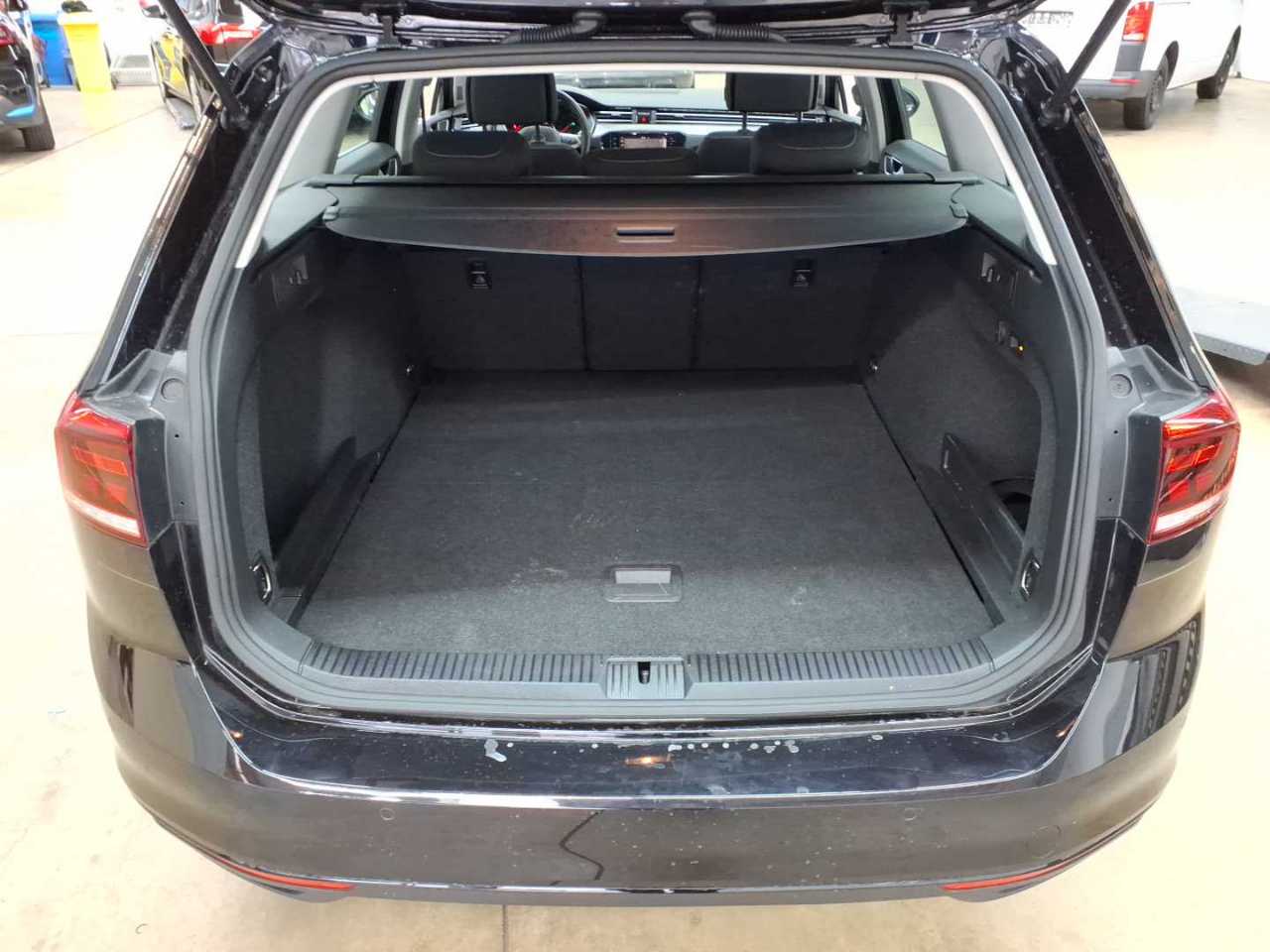 Volkswagen Passat Variant 2.0 TDI SCR DSG Business 15